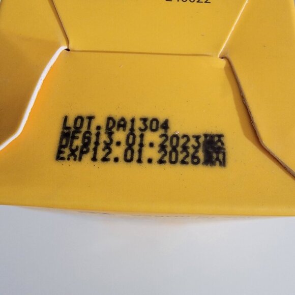 Rare 12GRABS Octuple Hyaluron Moist Essence 50ml Exp 2026 - Picture 12 of 13